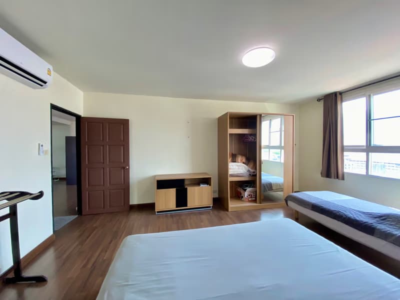 Condo for Rent at The Trio