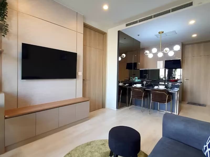 Noble Phloen Chit