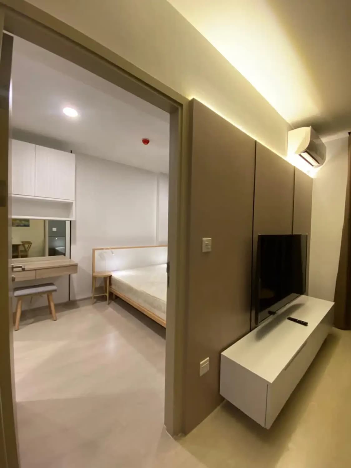 1 Bedroom Condo - Image 4
