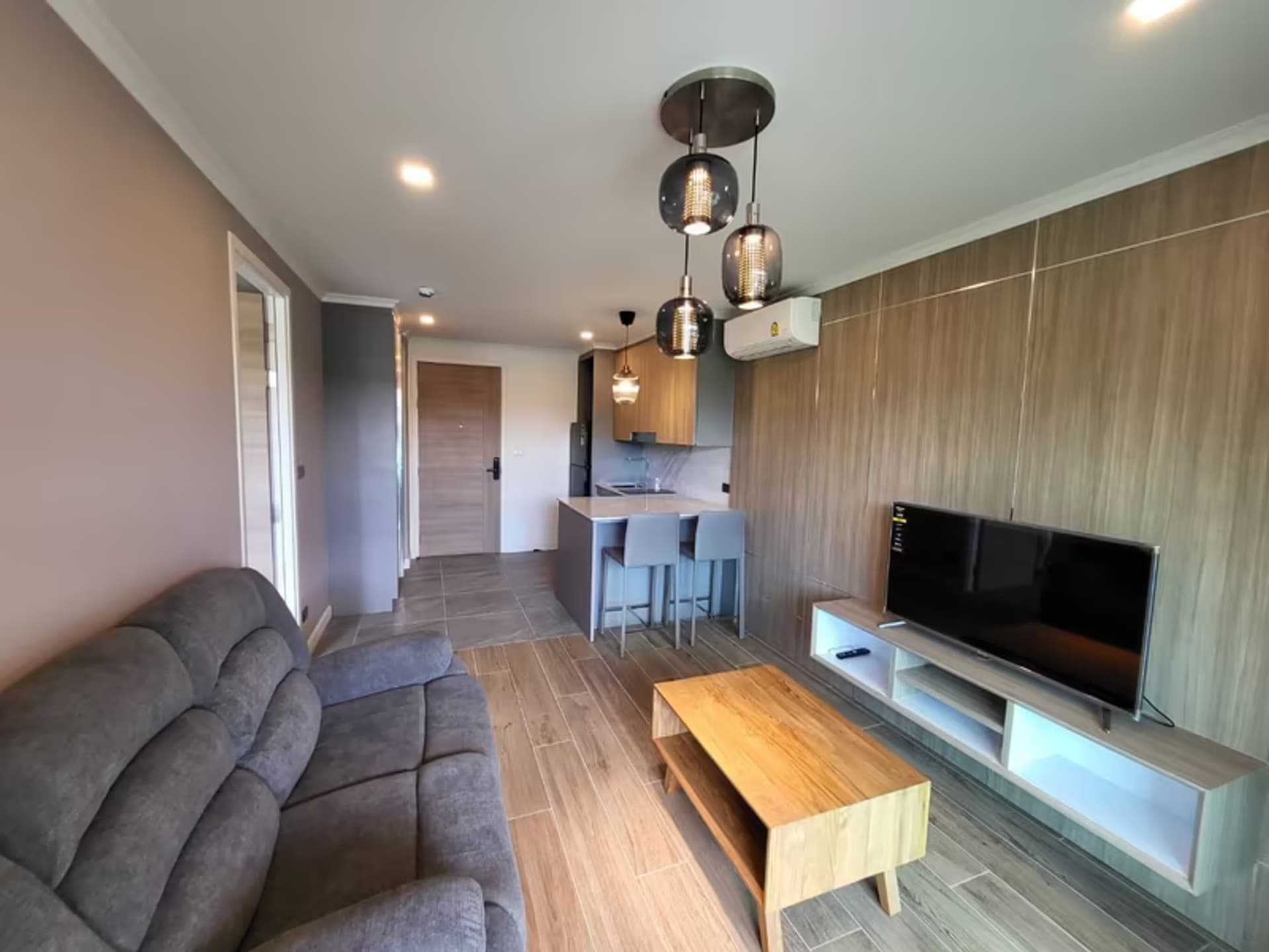 1 Bedroom Condo - Image 1
