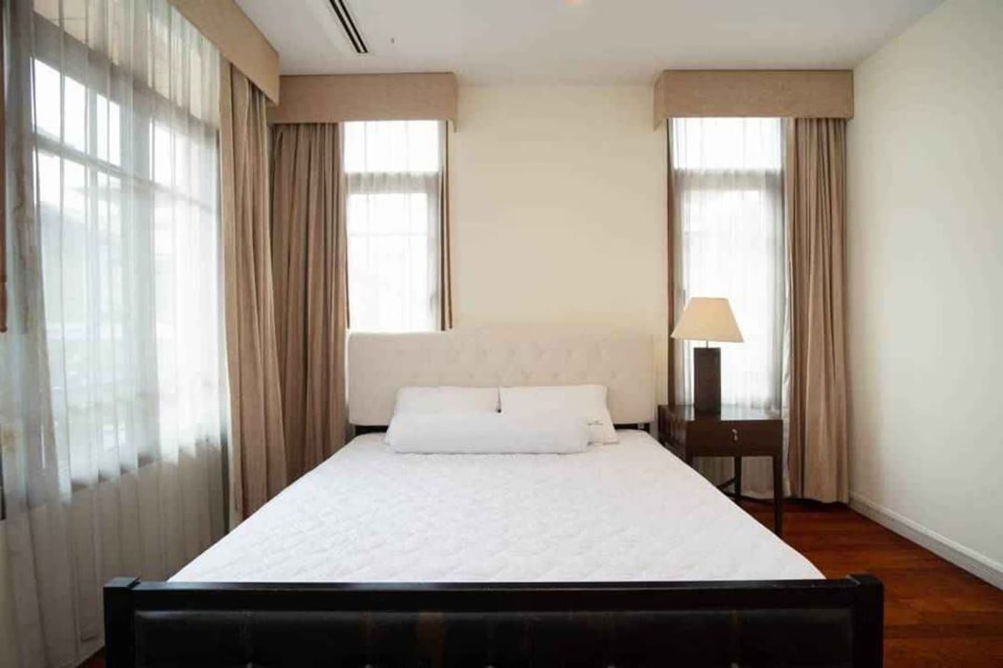 4 Bedroom House - Image 16