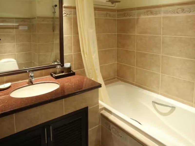 1 Bedroom Condo