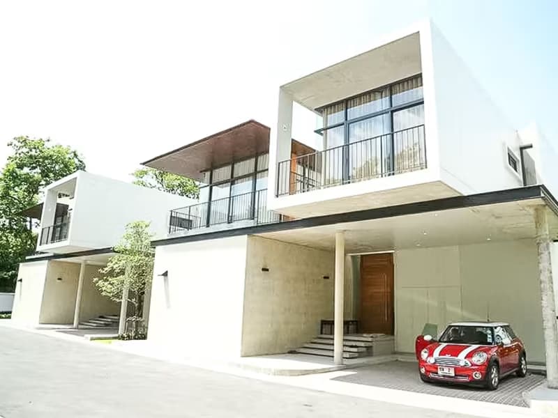 4 Bedroom House for Rent in THonglor
