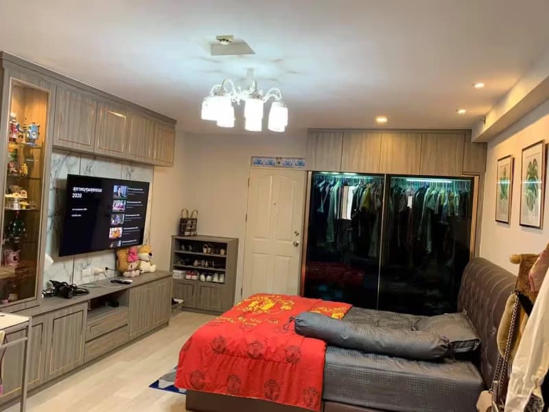 1 Bedroom Condo