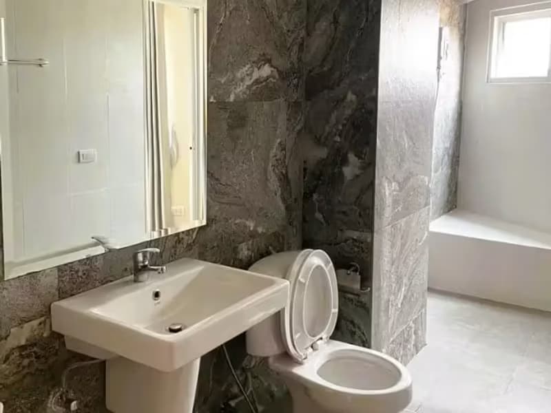 1 Bedroom Condo
