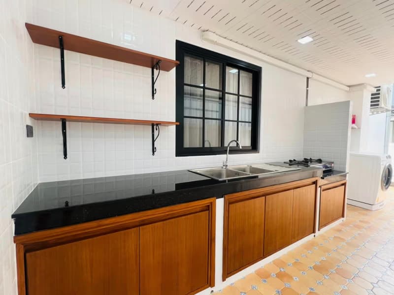 5 Bed House for Rent and Sale in Mueang Chiang Mai