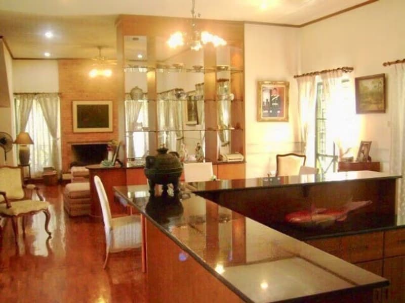 6 Bed House for Sale in Mueang Chiang Mai