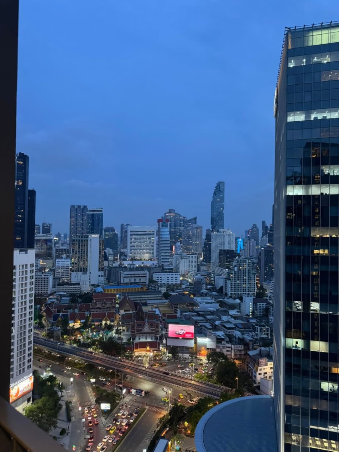 1 Bed Condo for Rent and Sale in Pathum Wan - Image 9