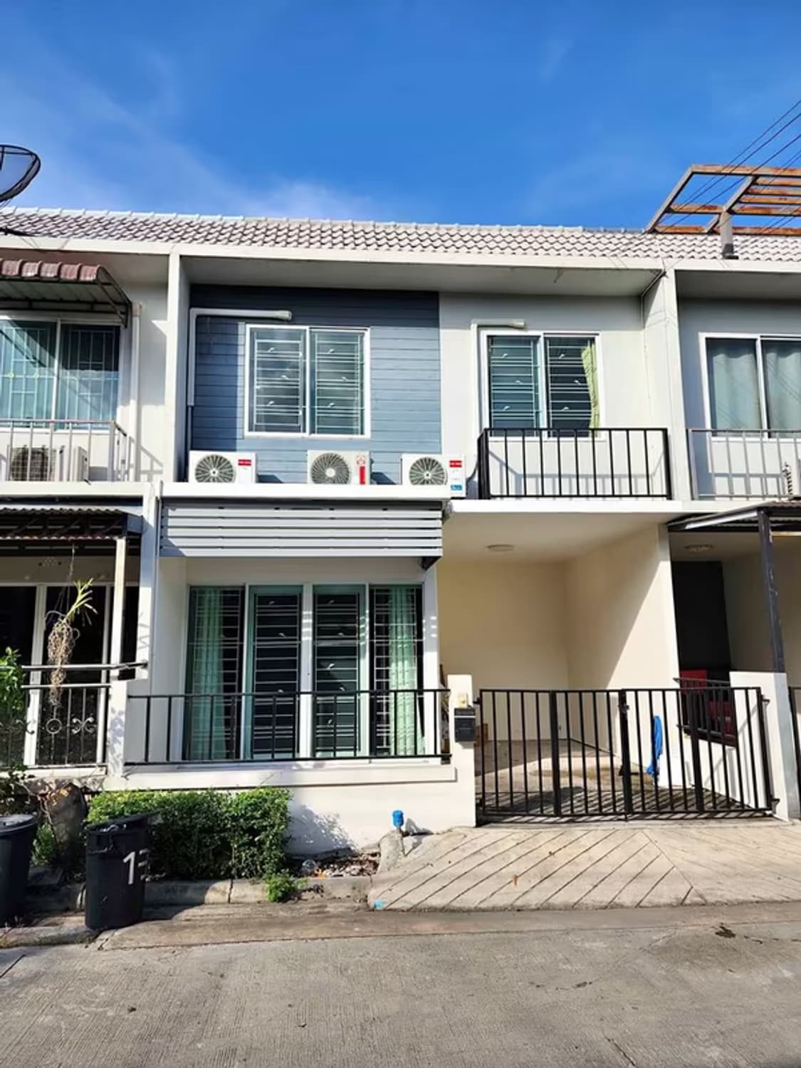 Townhouse for Rent in Bang Phli - Image 1