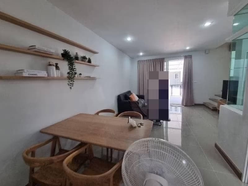 Townhouse for Rent at Golden Town RuamChok
