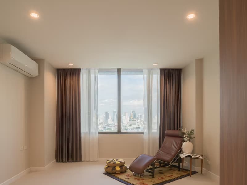3 Bed House for Rent in Khlong San