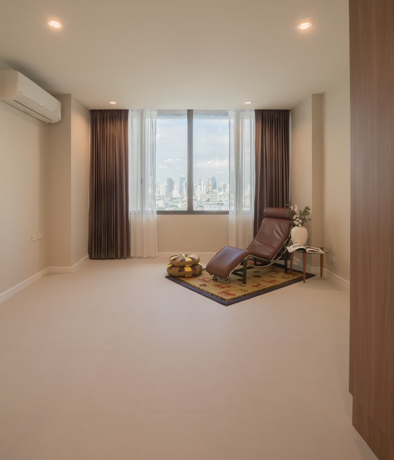 3 Bed House for Rent in Khlong San - Image 5