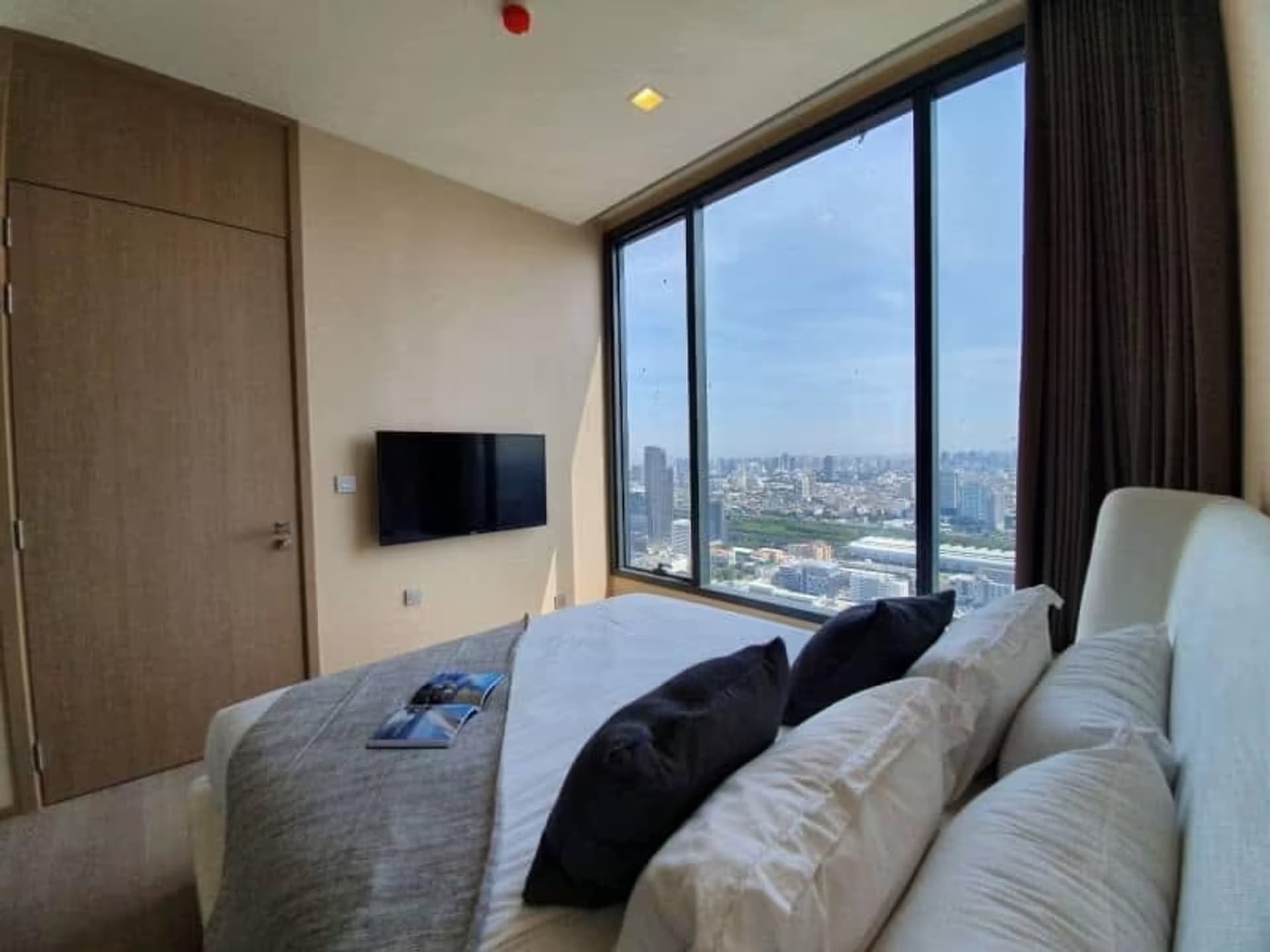  Condo for Rent at THE ESSE Asoke - Image 6