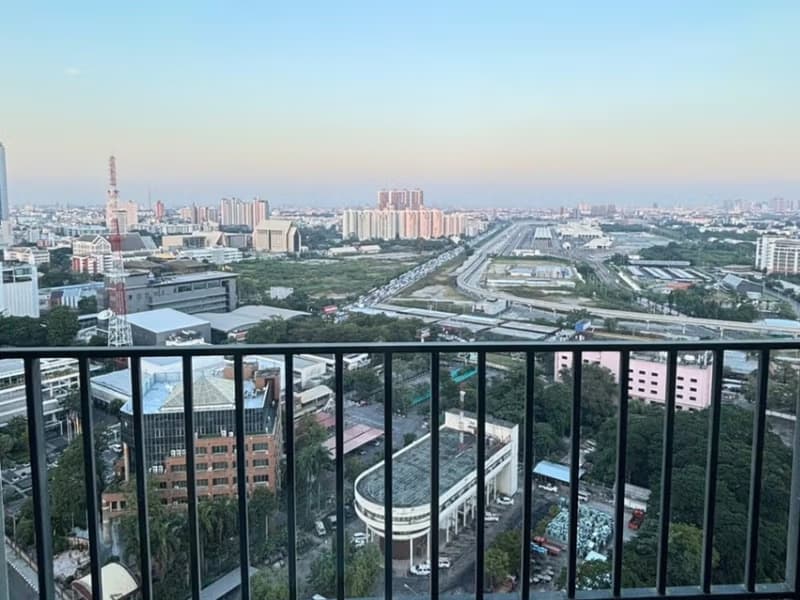 2 Bed Condo for Sale in Huai Khwang