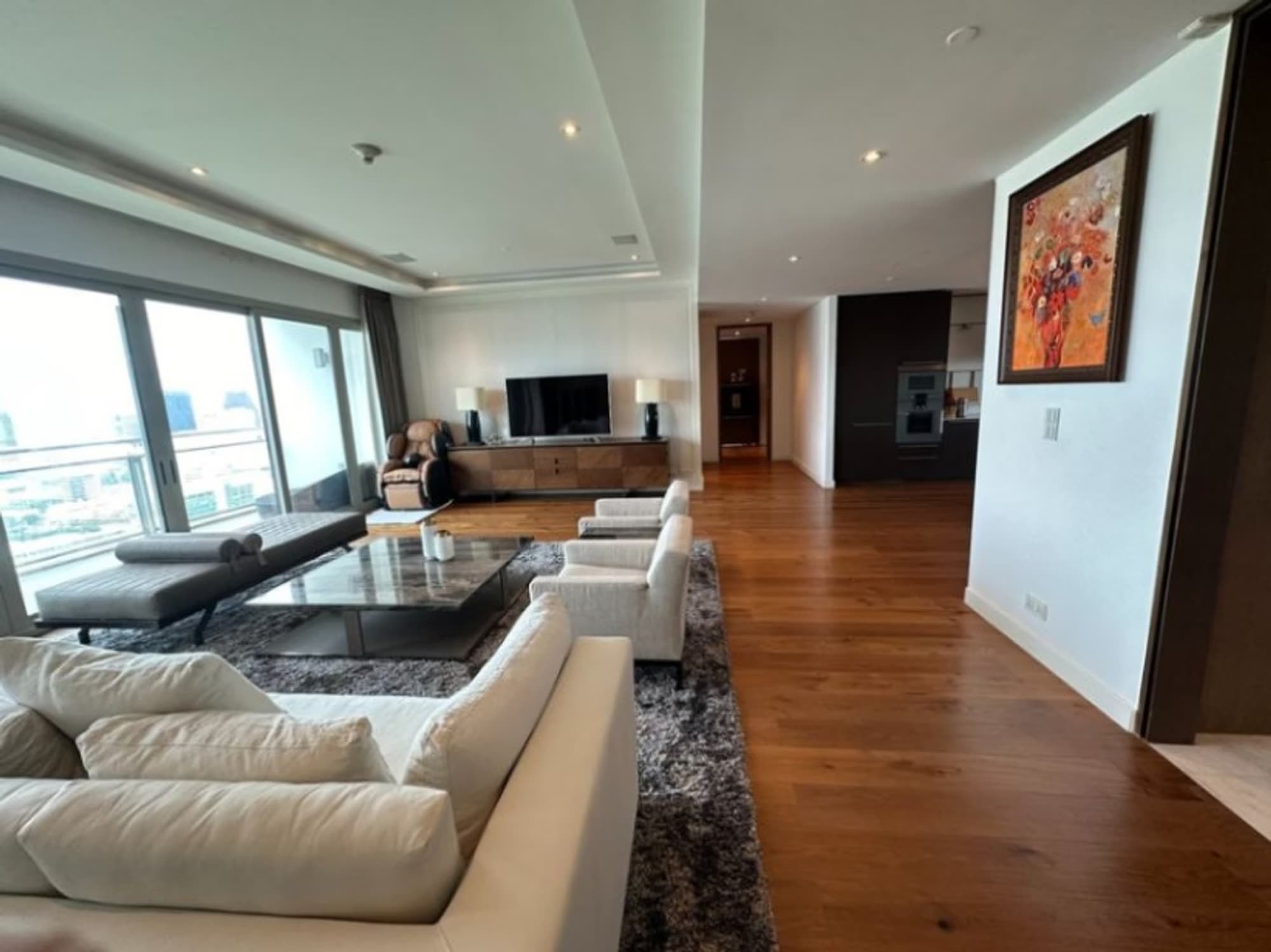 3 Bed Condo for Sale in Pathum Wan - Image 2