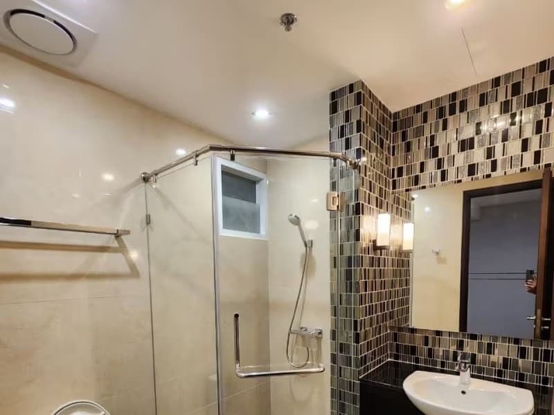 4 Bed Condo for Rent in Khlong Toei
