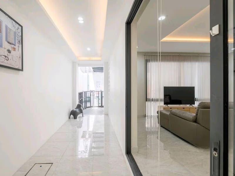 5 Bed House for Rent in Khlong Toei