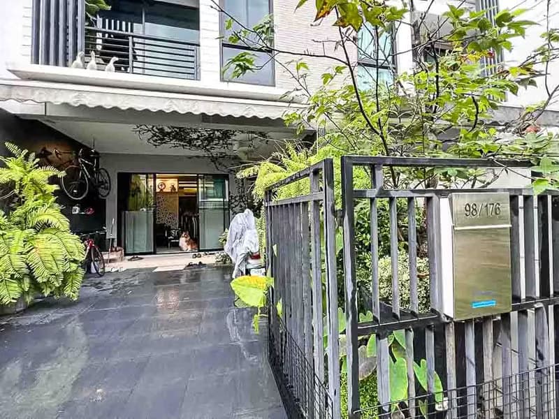 Baan Klang Muang (Rama 9-Ramkhamhaeng) 