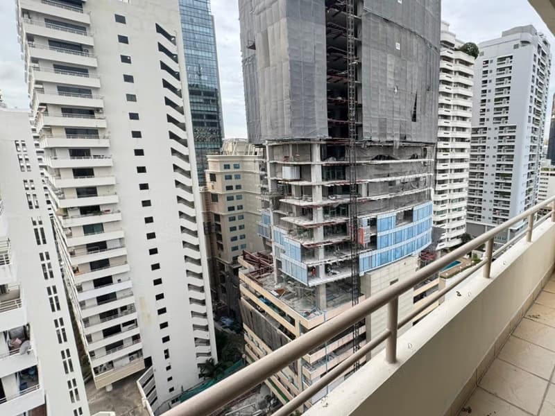 1 Bed Condo for Rent and Sale in Khlong Toei