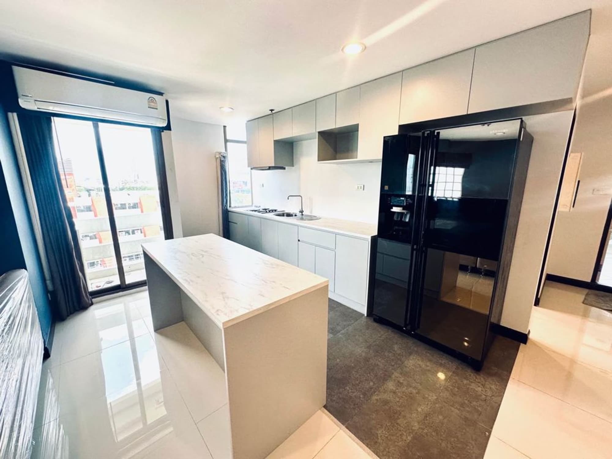 1 Bed Condo for Rent in Khlong Toei - Image 3