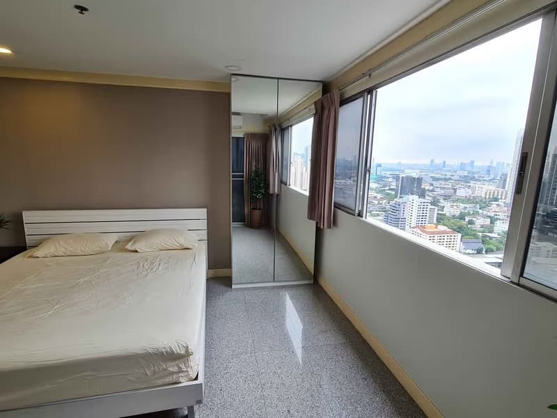 2 Bed Condo for Rent in Khlong Toei