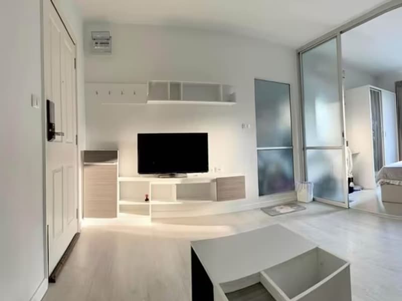 1 Bedroom Condo