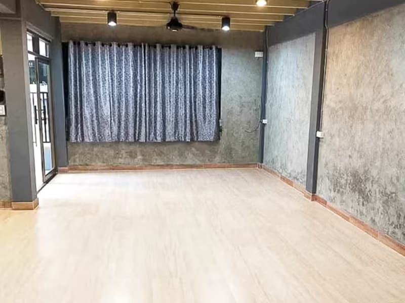 3 Bedroom House for Rent Ekkamai 12