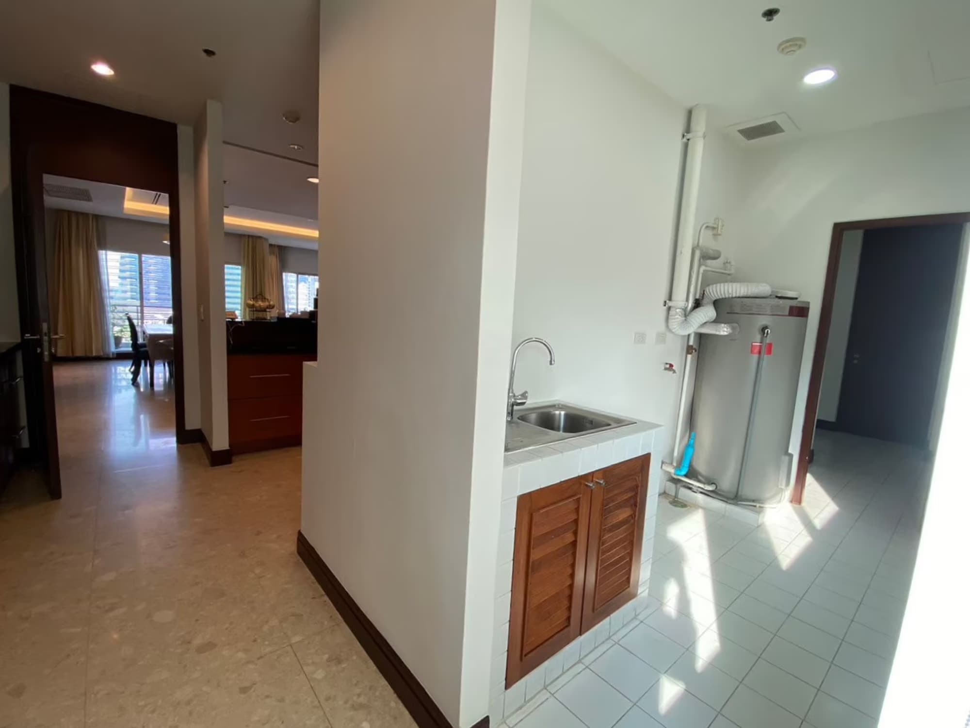 3 Bed Condo for Rent in Pathum Wan - Image 10