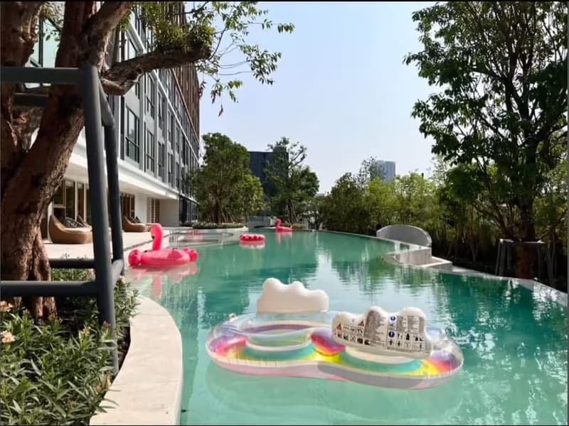 1 Bedroom Condo