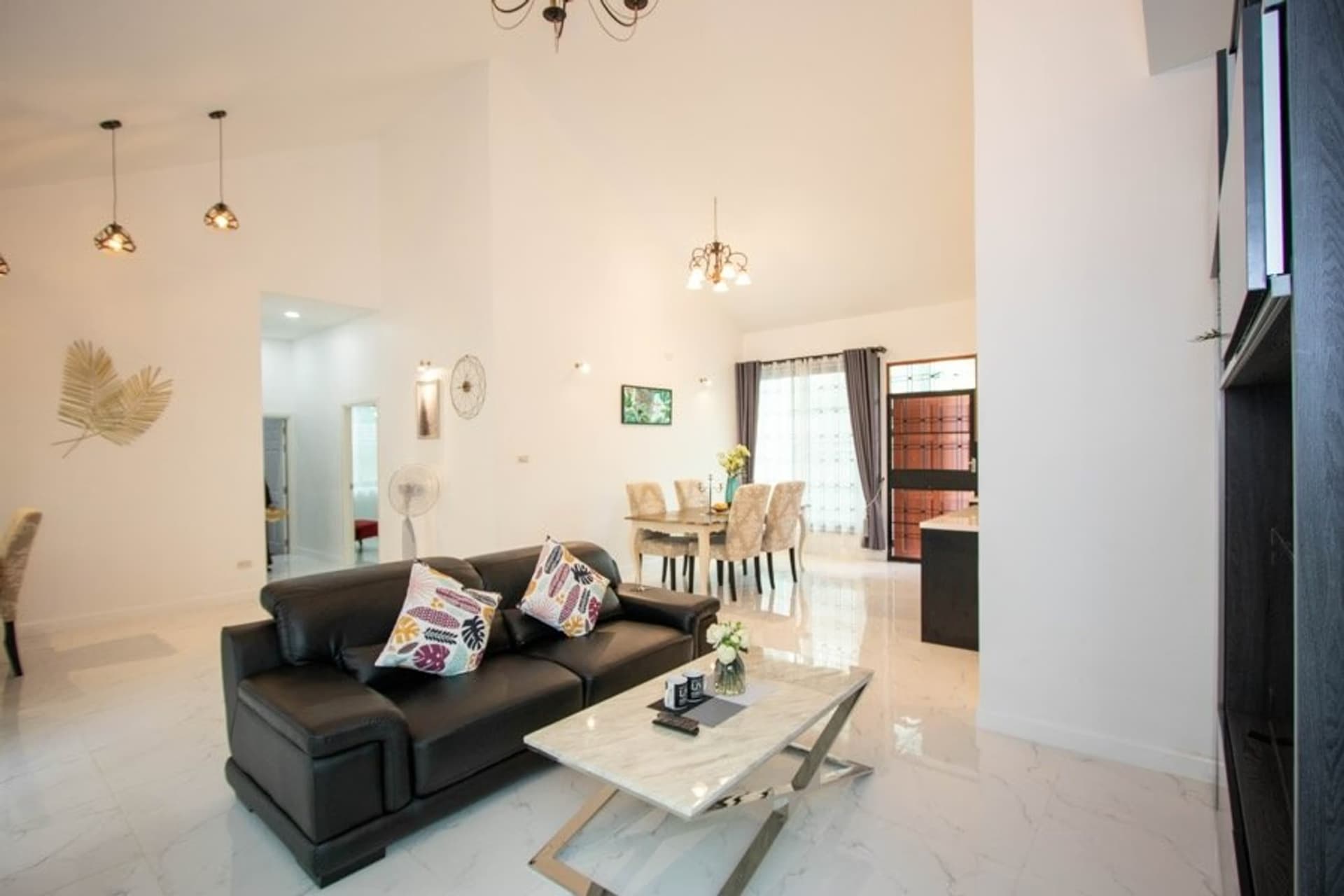 2 Bed House for Rent in Mueang Chiang Mai - Image 2