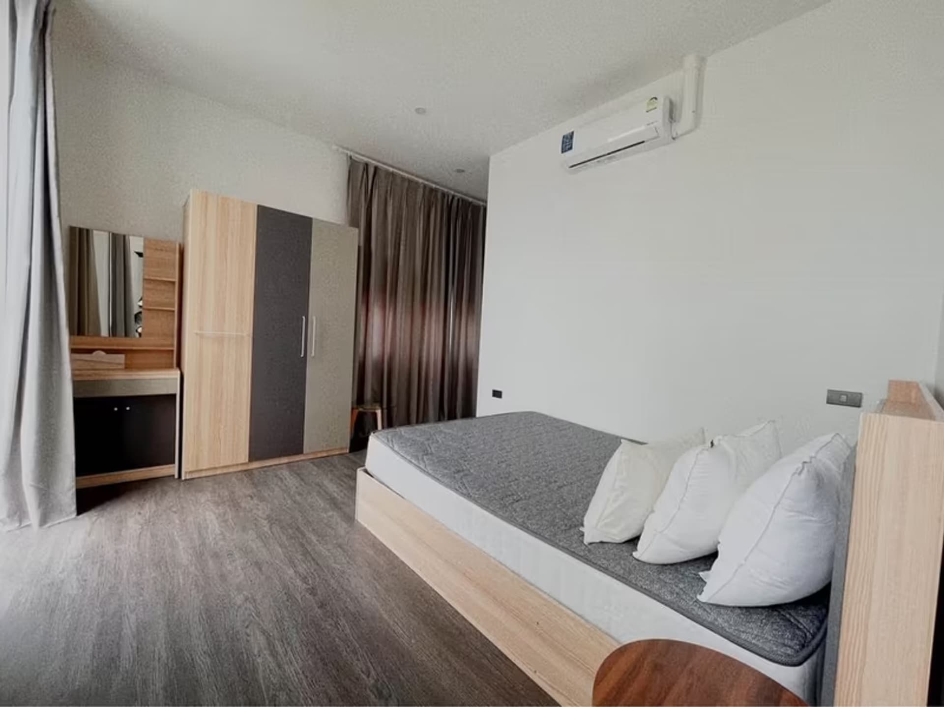 4 Bedroom House - Image 13