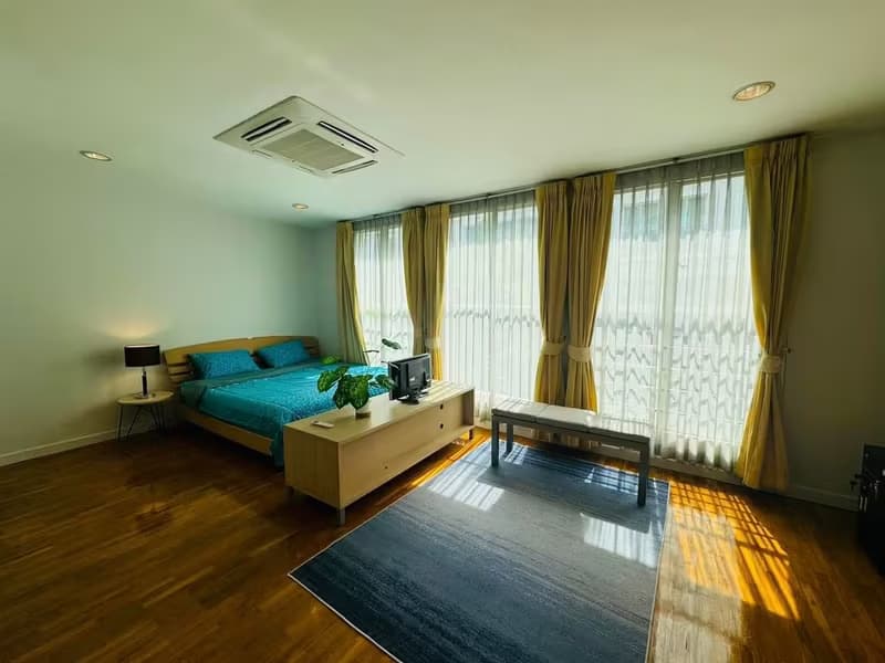 Townhouse for Rent at Baan klang Krung (British Town - Thonglor)