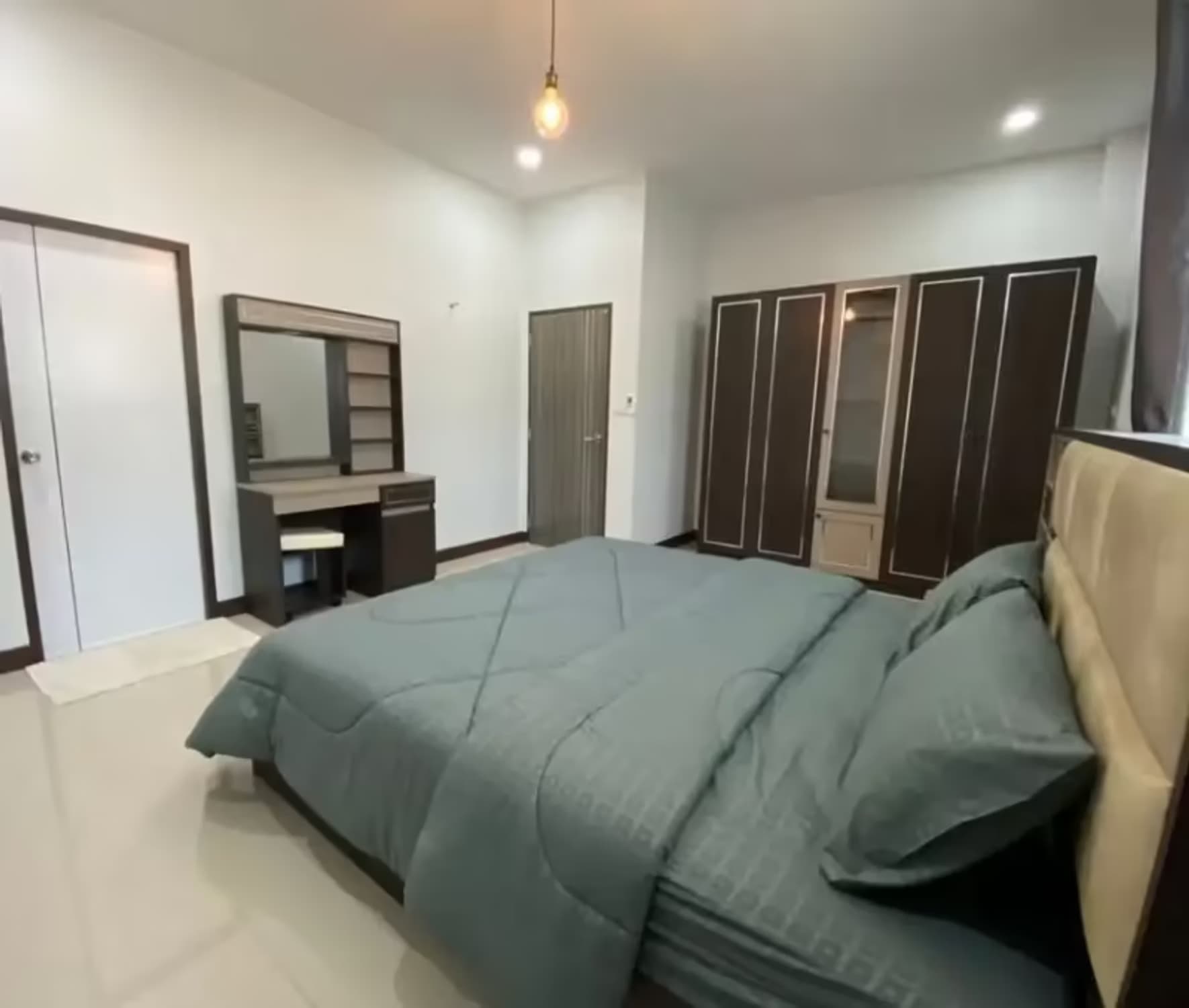 3 Bedroom House - Image 8