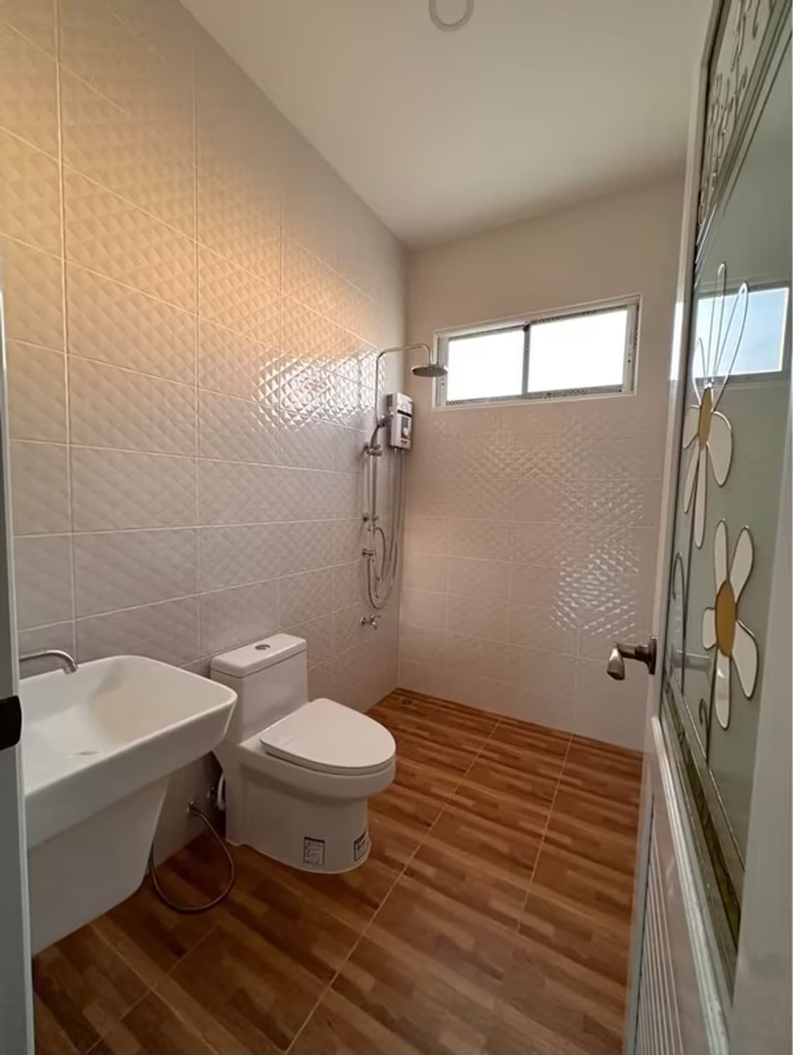 3 Bedroom House - Image 14