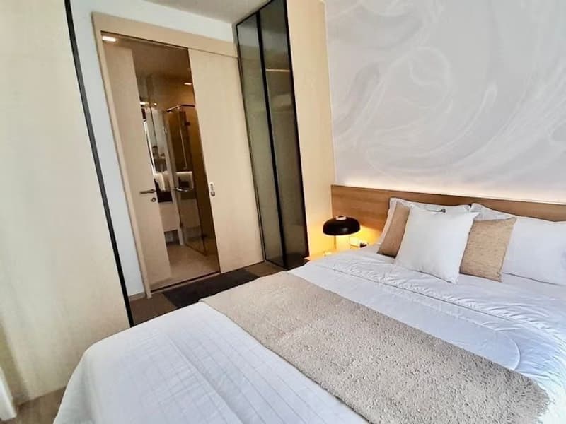 Condo for Rent at Noble State 39