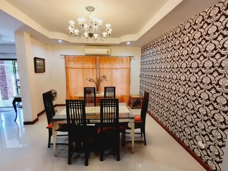 5 Bedroom House