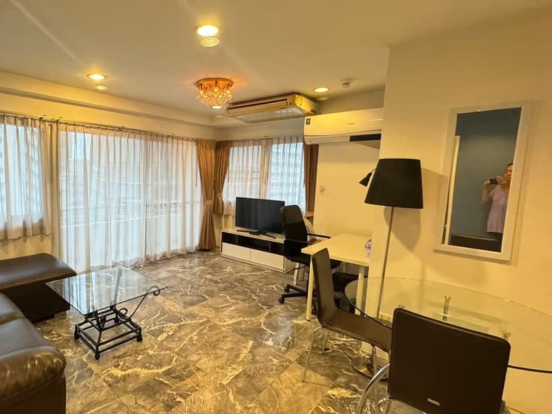 1 Bed Condo for Rent and Sale in Khlong Toei