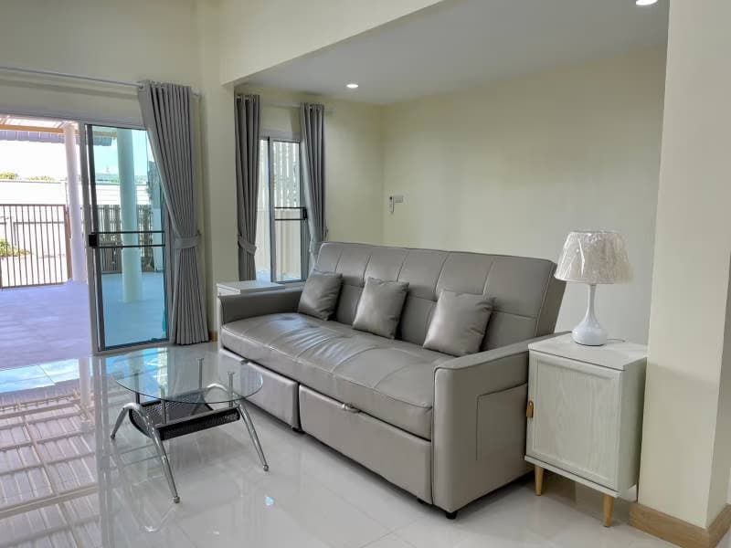 Townhome for rent/sale