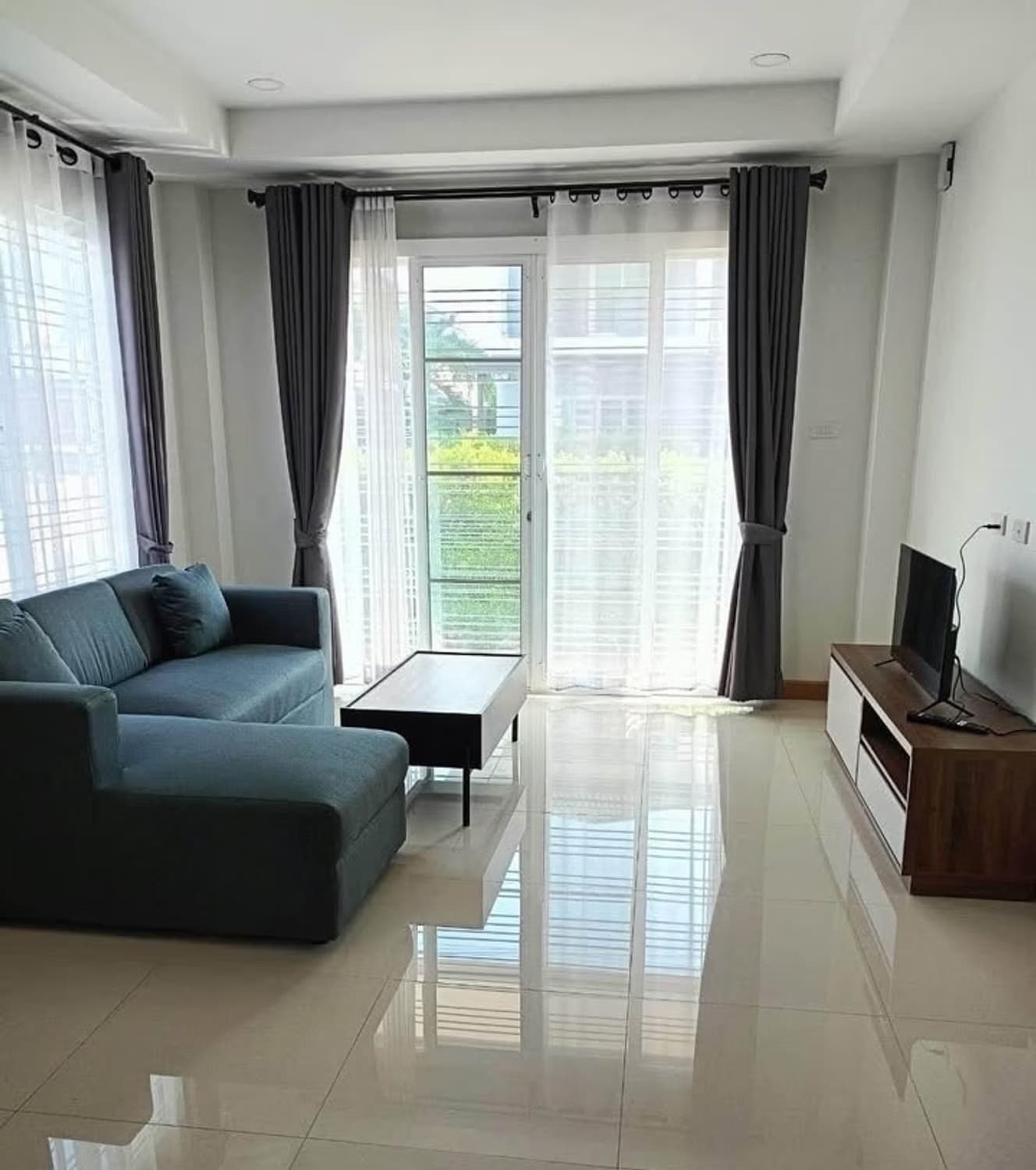 3 Bed House for Rent in Saraphi - Image 2