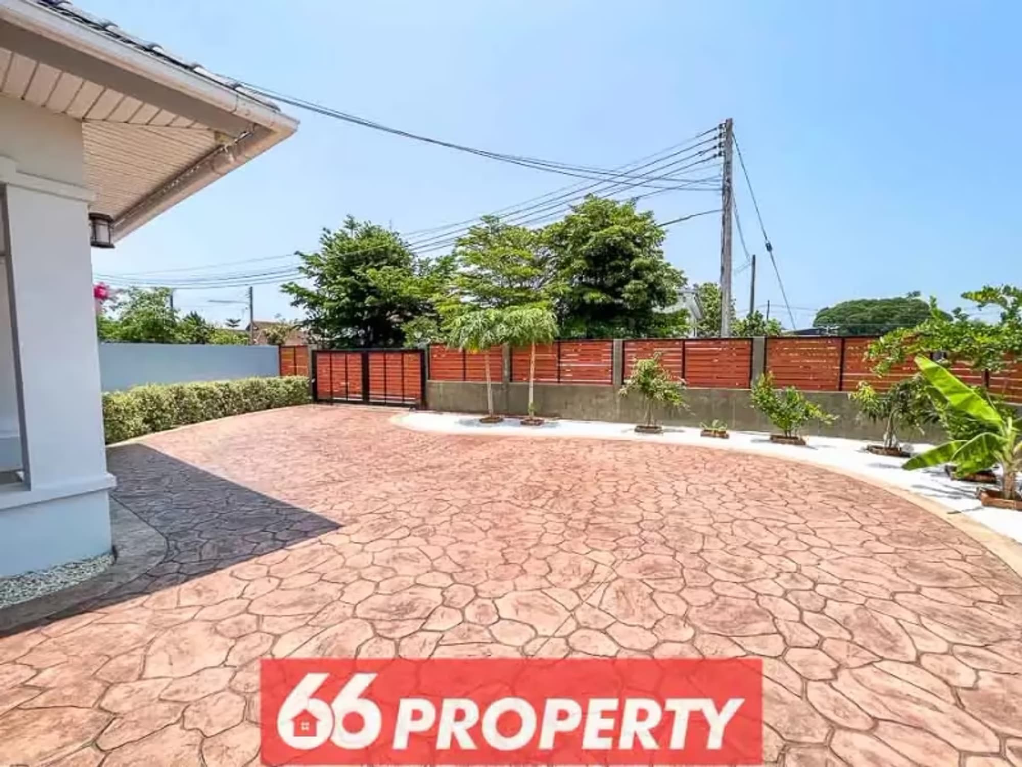 2 Bedroom House - Image 3