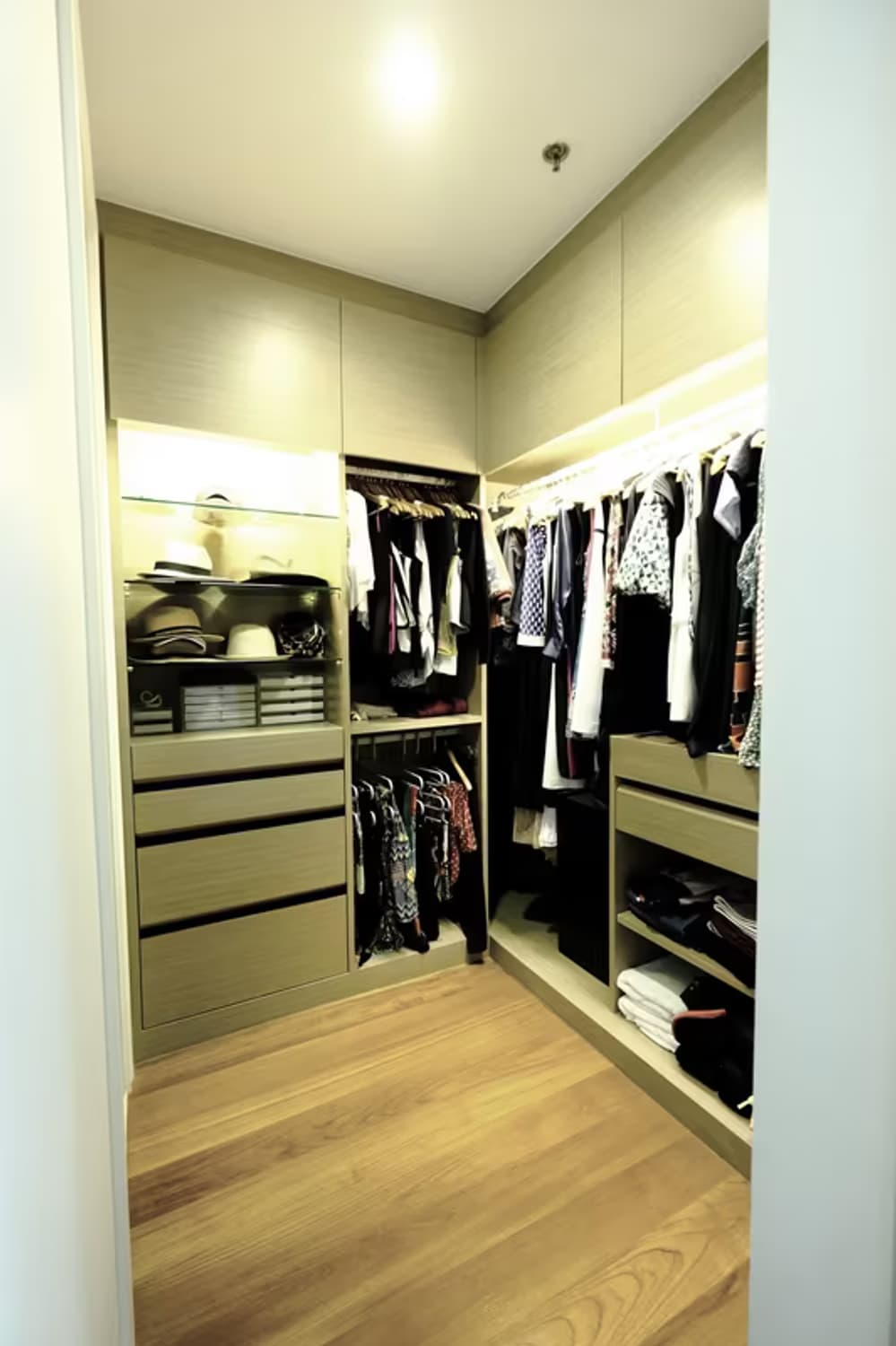 3 Bedroom Condo - Image 6