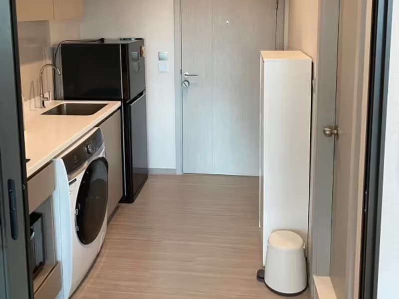 Studio for Rent in Phra Khanong