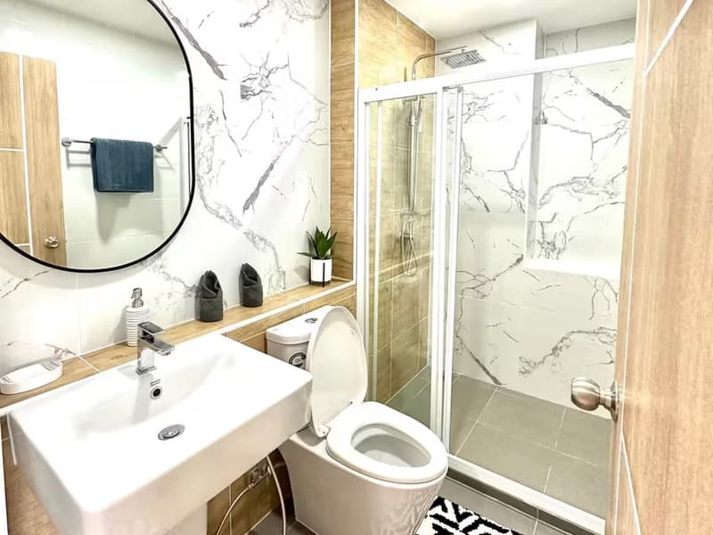 Condo for Rent at The Fore Condo
