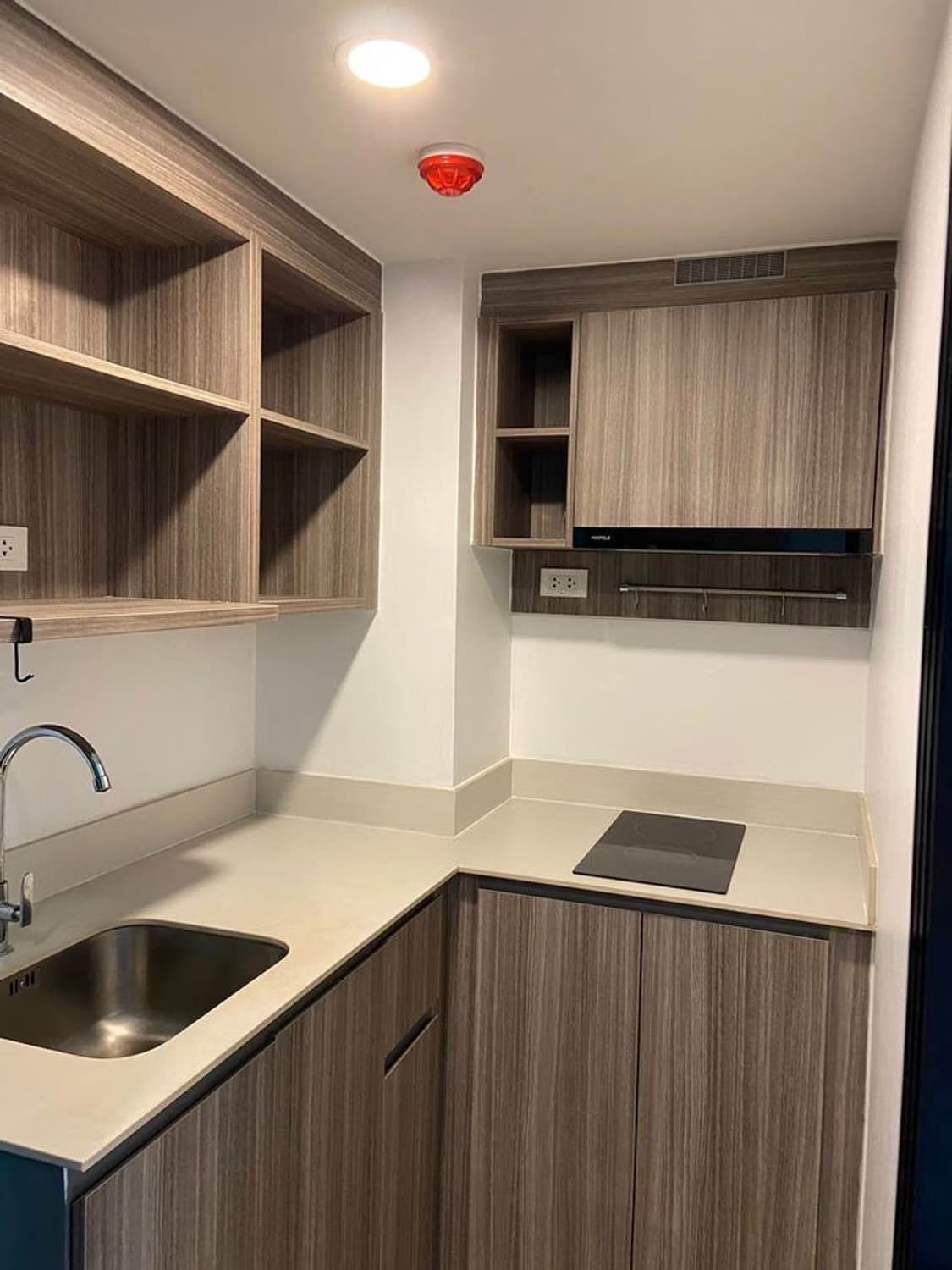 1 Bed Condo for Sale in Bang Na - Image 2