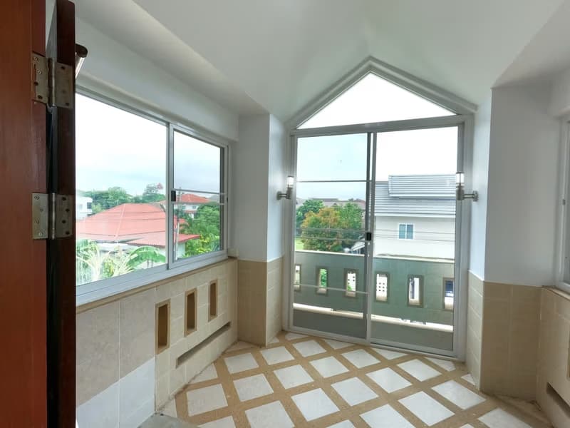4 Bed House for Sale in Mueang Chiang Mai