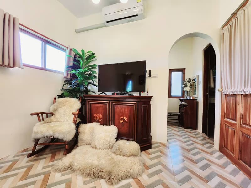 1 Bedroom House