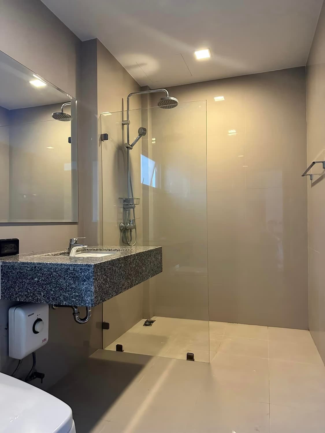 Service apartment for Rent at D-50 Private Apartment - Image 4