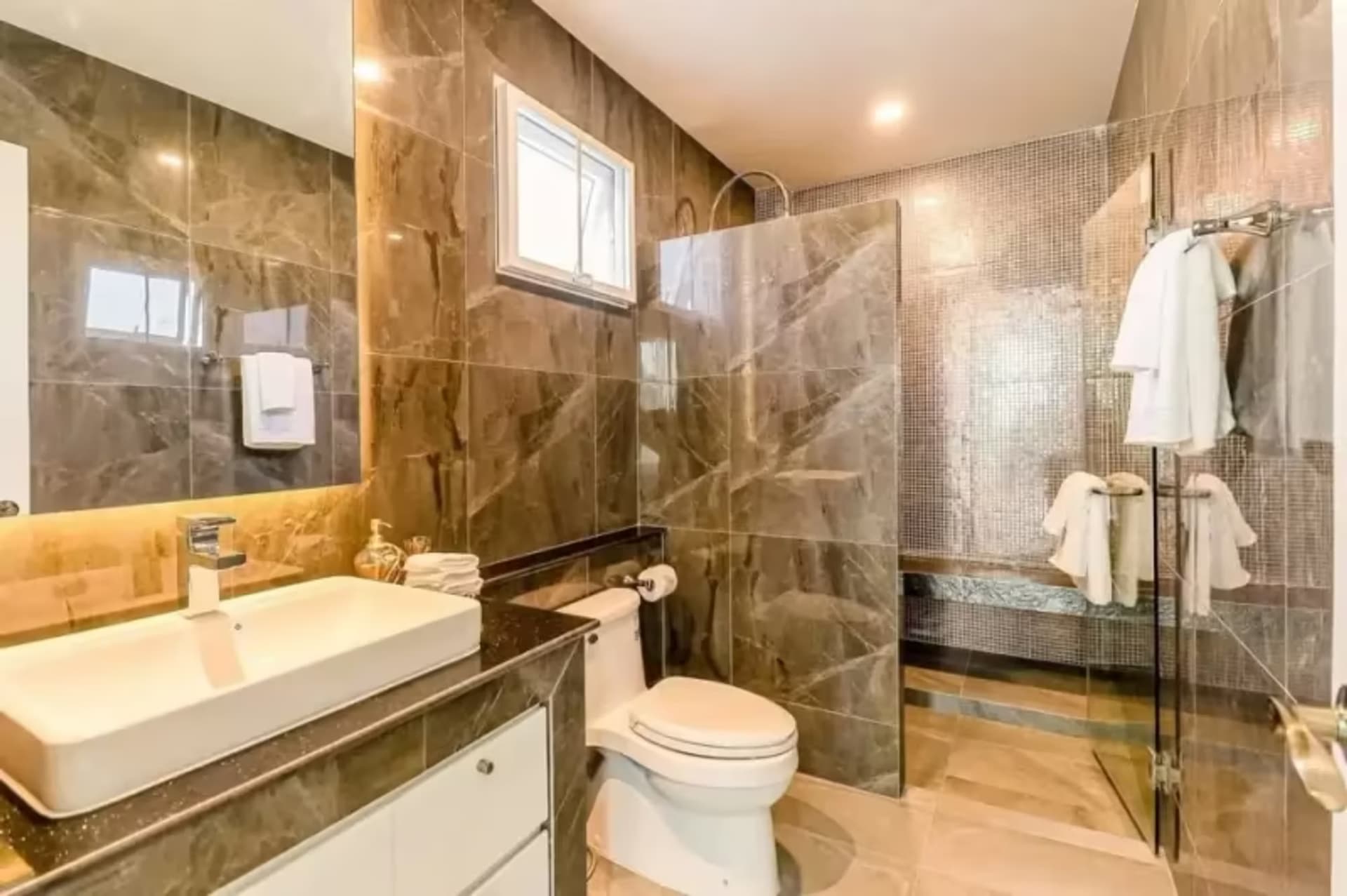 4 Bedroom House - Image 6