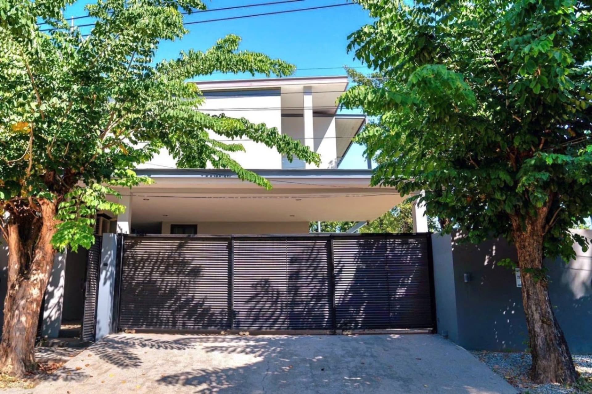 4 Bed House for Rent and Sale in Mueang Chiang Mai District - Image 14
