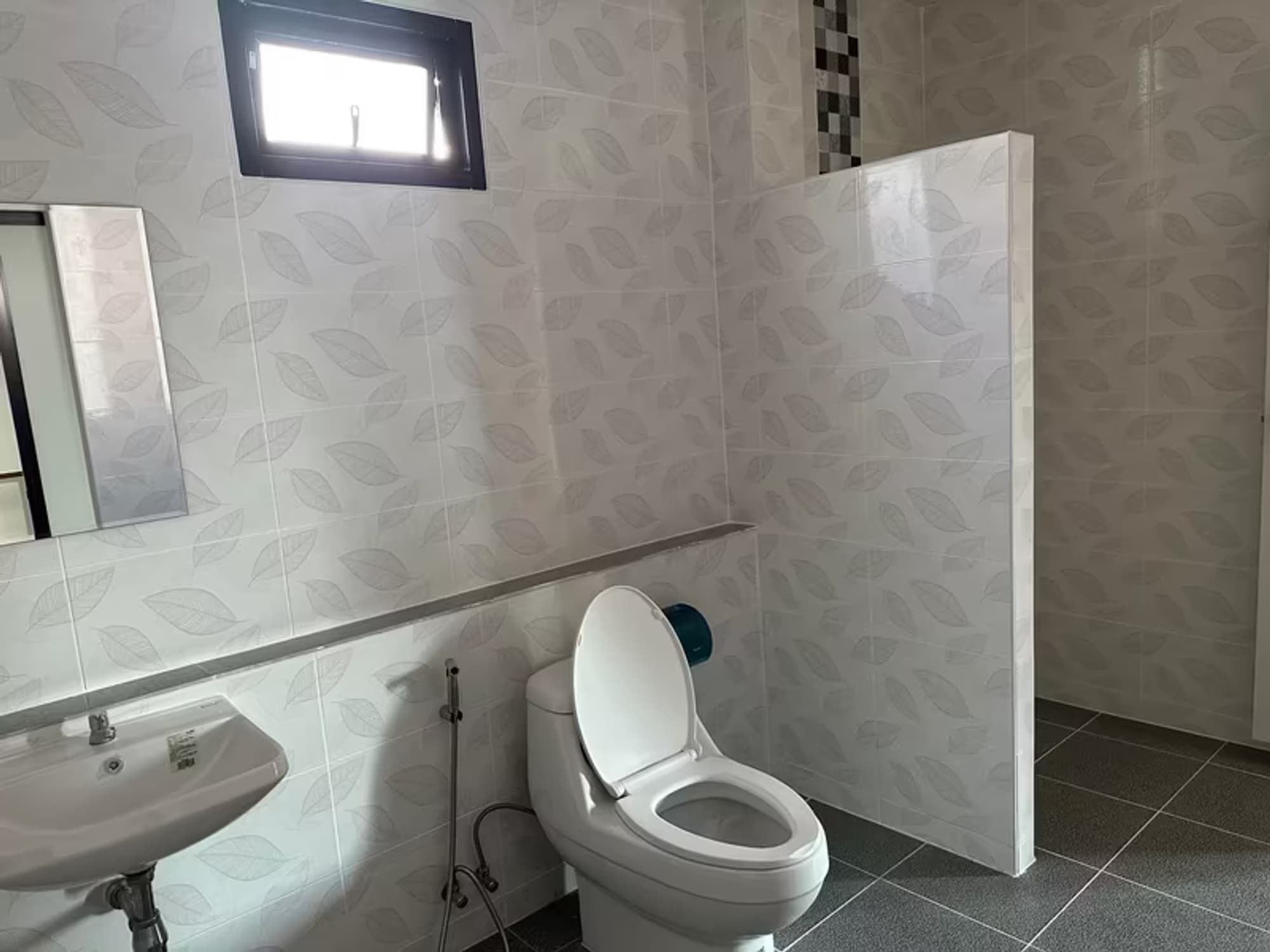 2 Bedroom House - Image 9